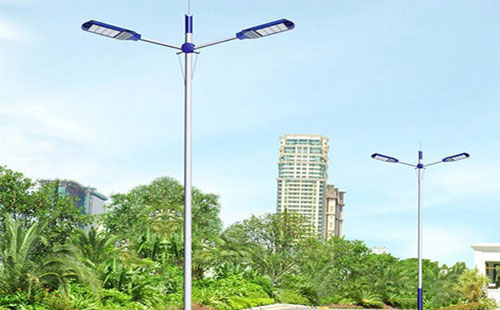 哈巴河太阳能路灯地脚螺栓规格：防止倾倒的关键